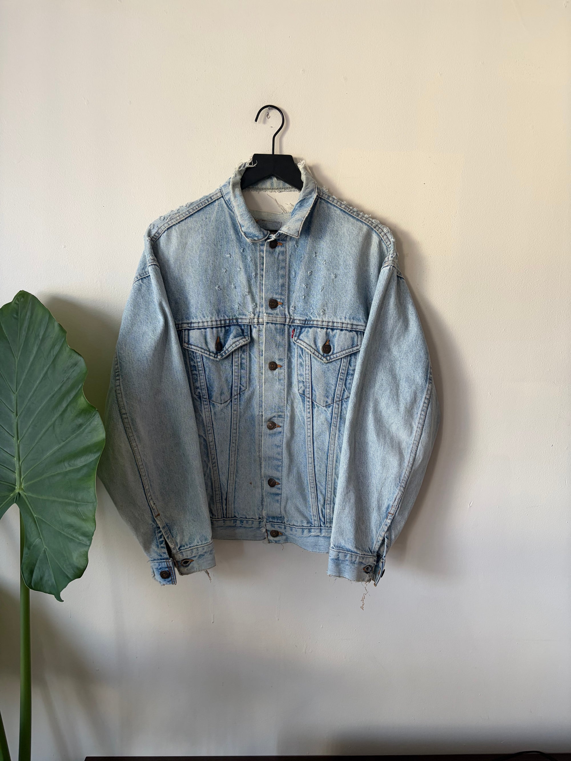 90s Thrashed Light Wash Levi’s Type 3 Denim Jacket