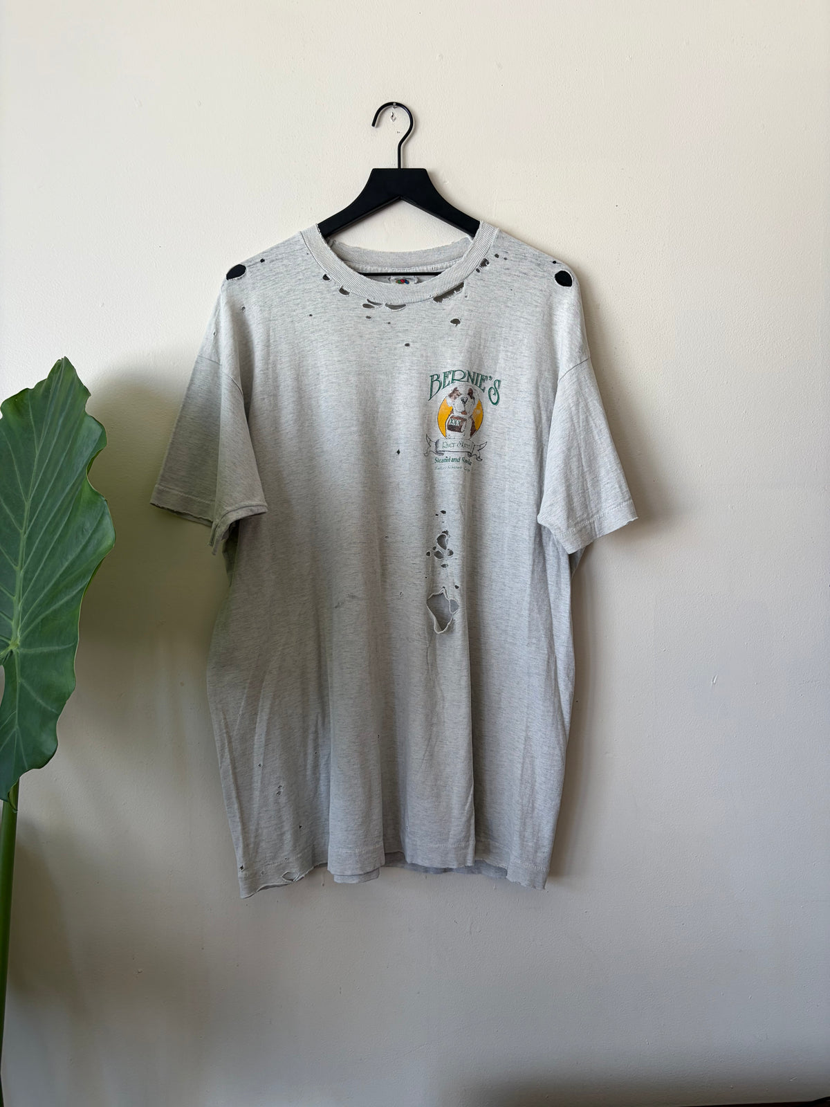 90s "Shuck Me Suck Me Eat Me Raw" Shirt