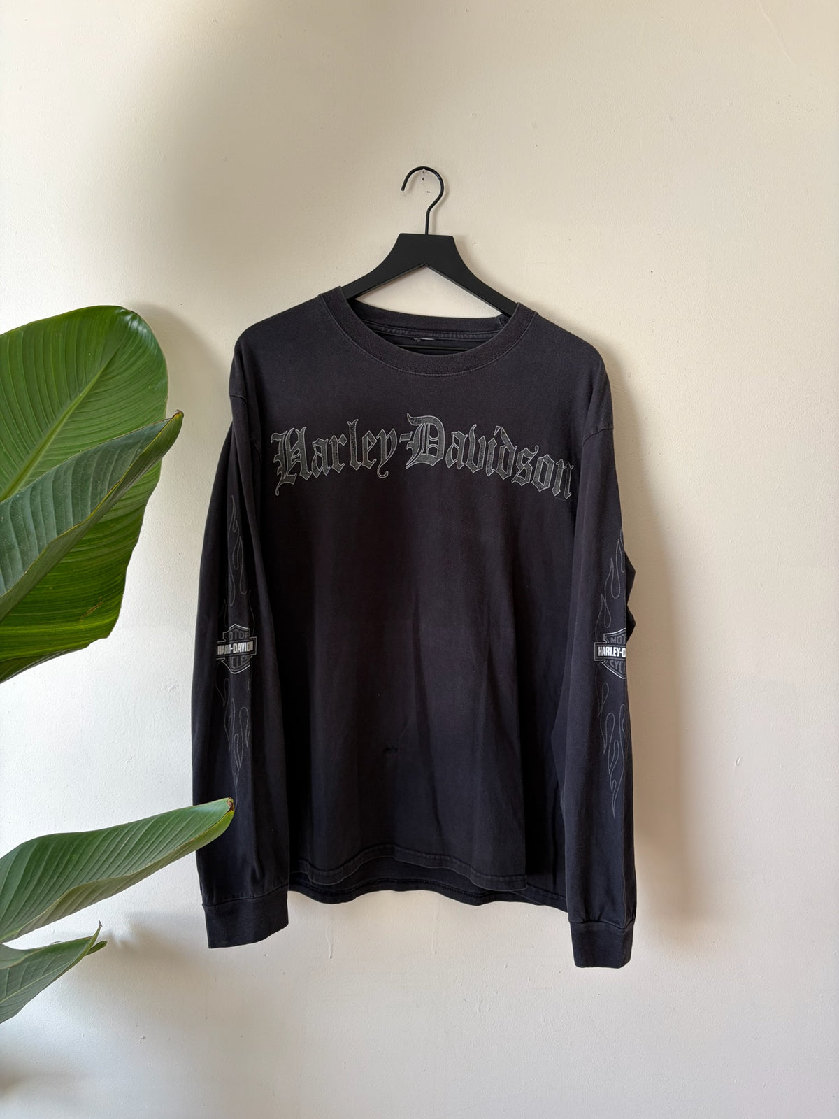 2000s Harley Black Flame Sleeve Shirt