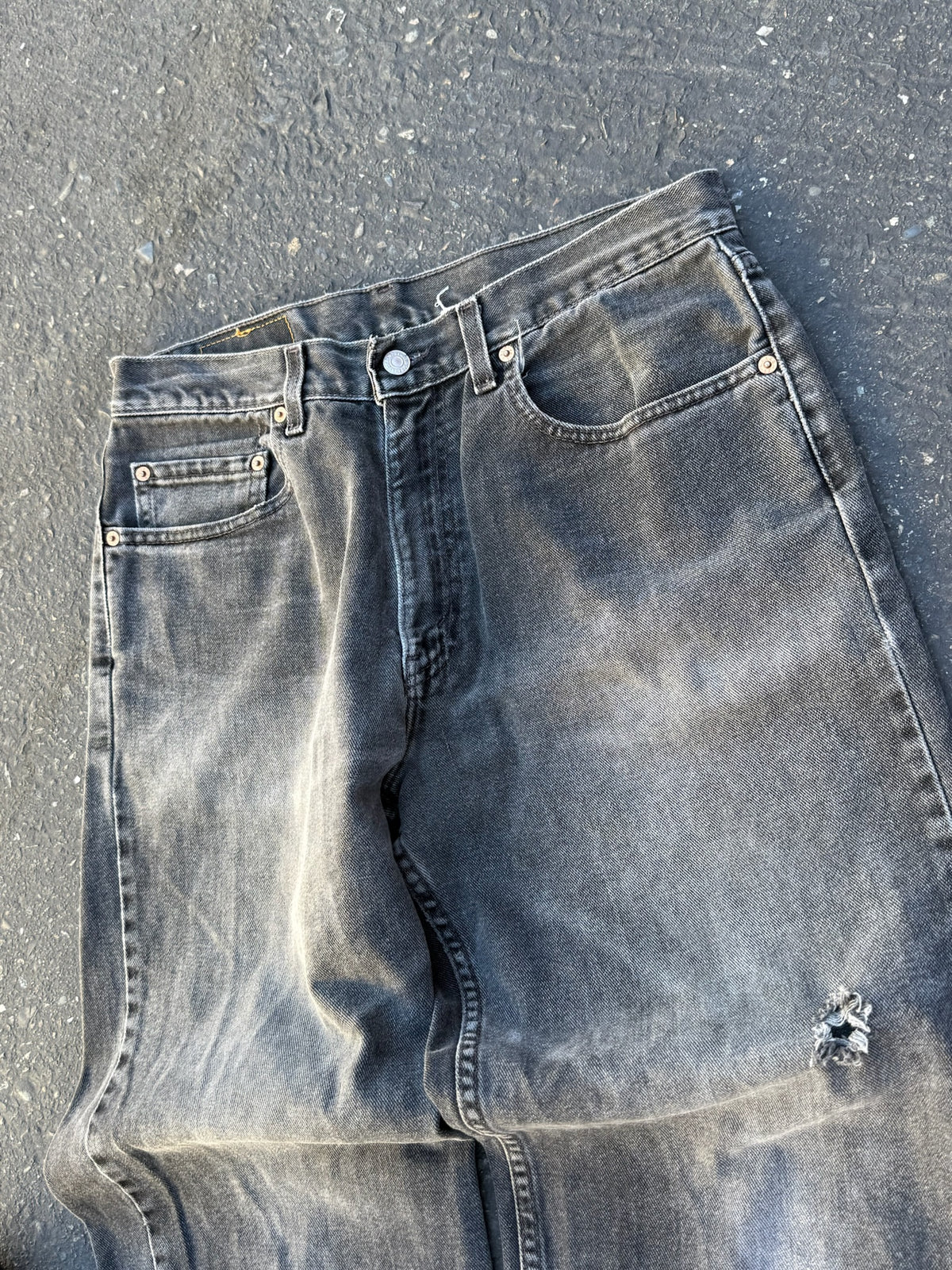 Faded Black Levi's 550 Jeans