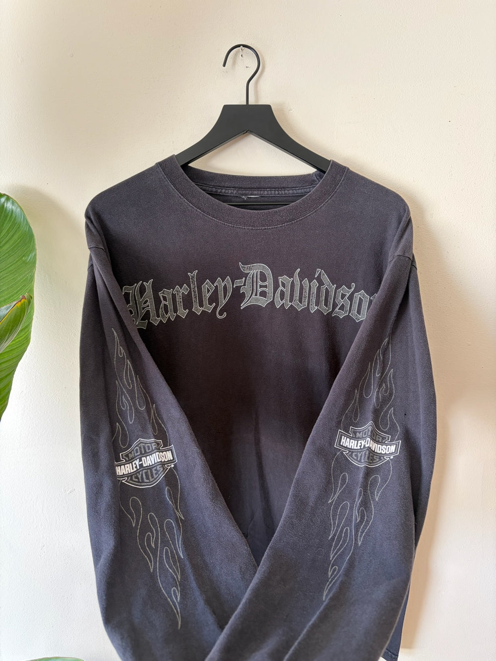 2000s Harley Black Flame Sleeve Shirt