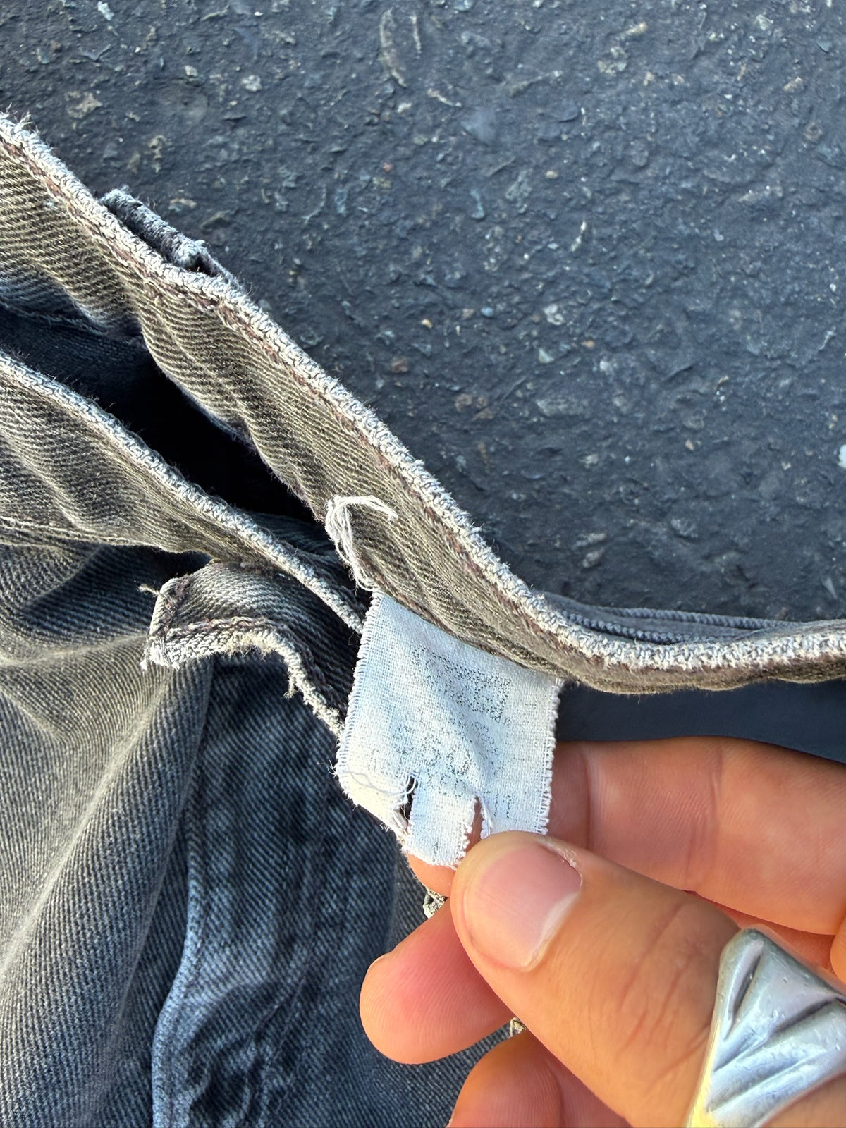 Faded Black Levi's 550 Jeans
